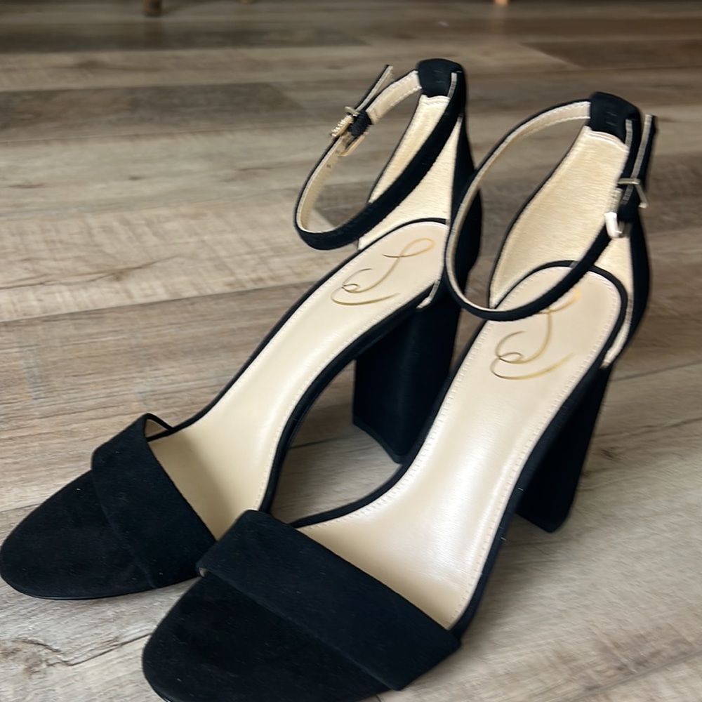 NEW size 9 black suede heels
